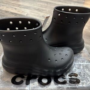 New CROCS Crush boots. M8/W10